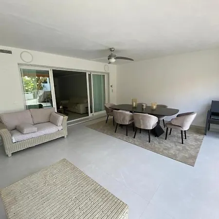 Apartment Luxueux Au Bord De La Marbella